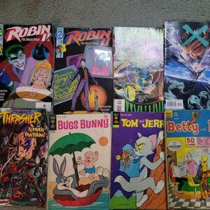Lot Of 8 Vintage Comic Books DC Marvel Archie Bugs Bunny Tom & Jerry Robin II